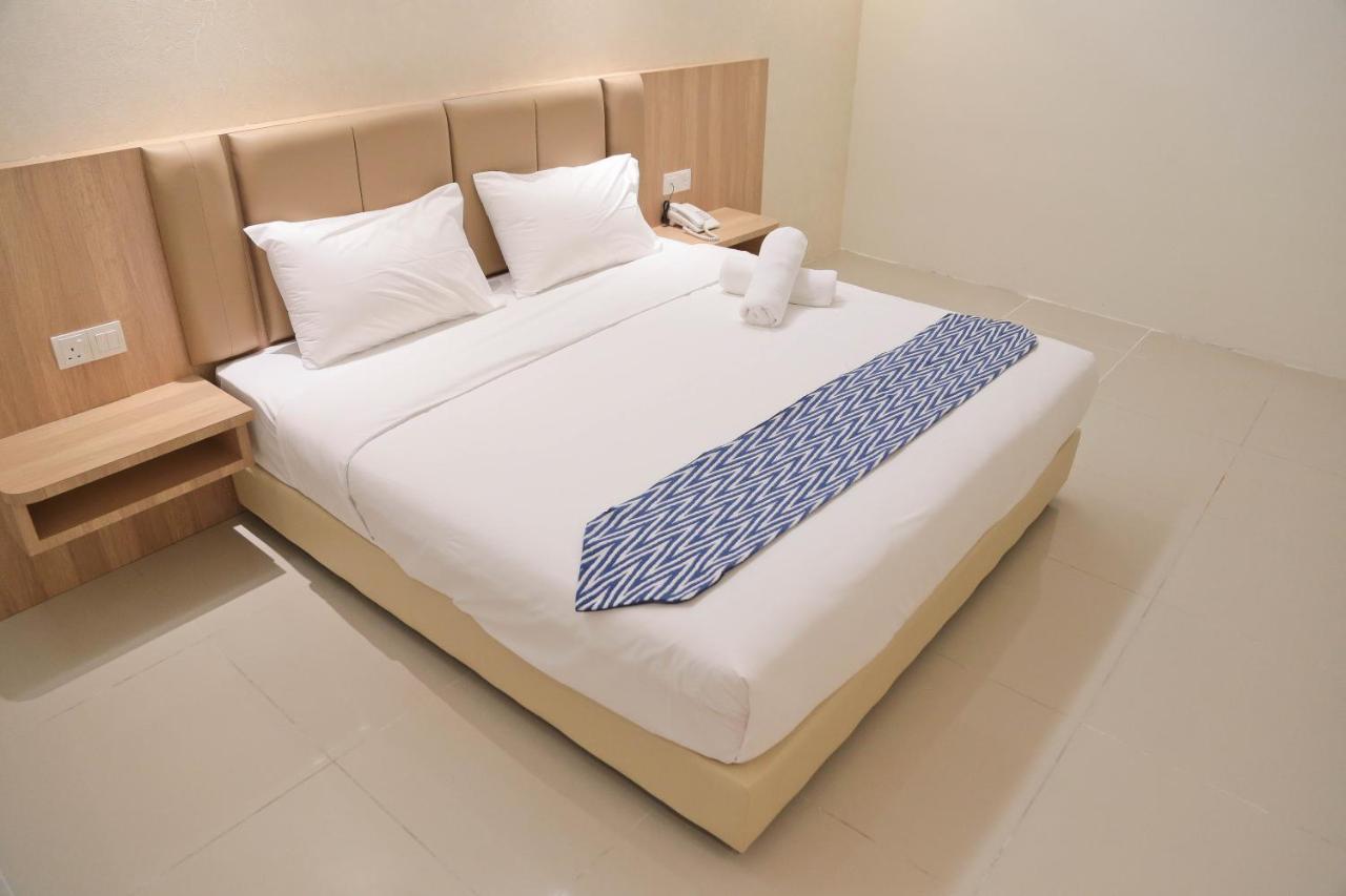 Top Holiday Hotel Seri Kembangan Eksteriør bilde