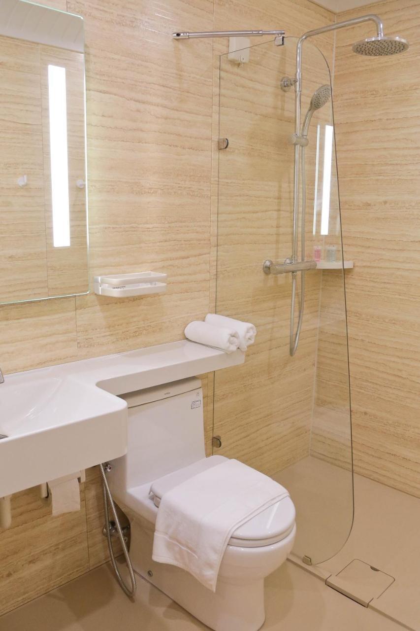 Top Holiday Hotel Seri Kembangan Eksteriør bilde
