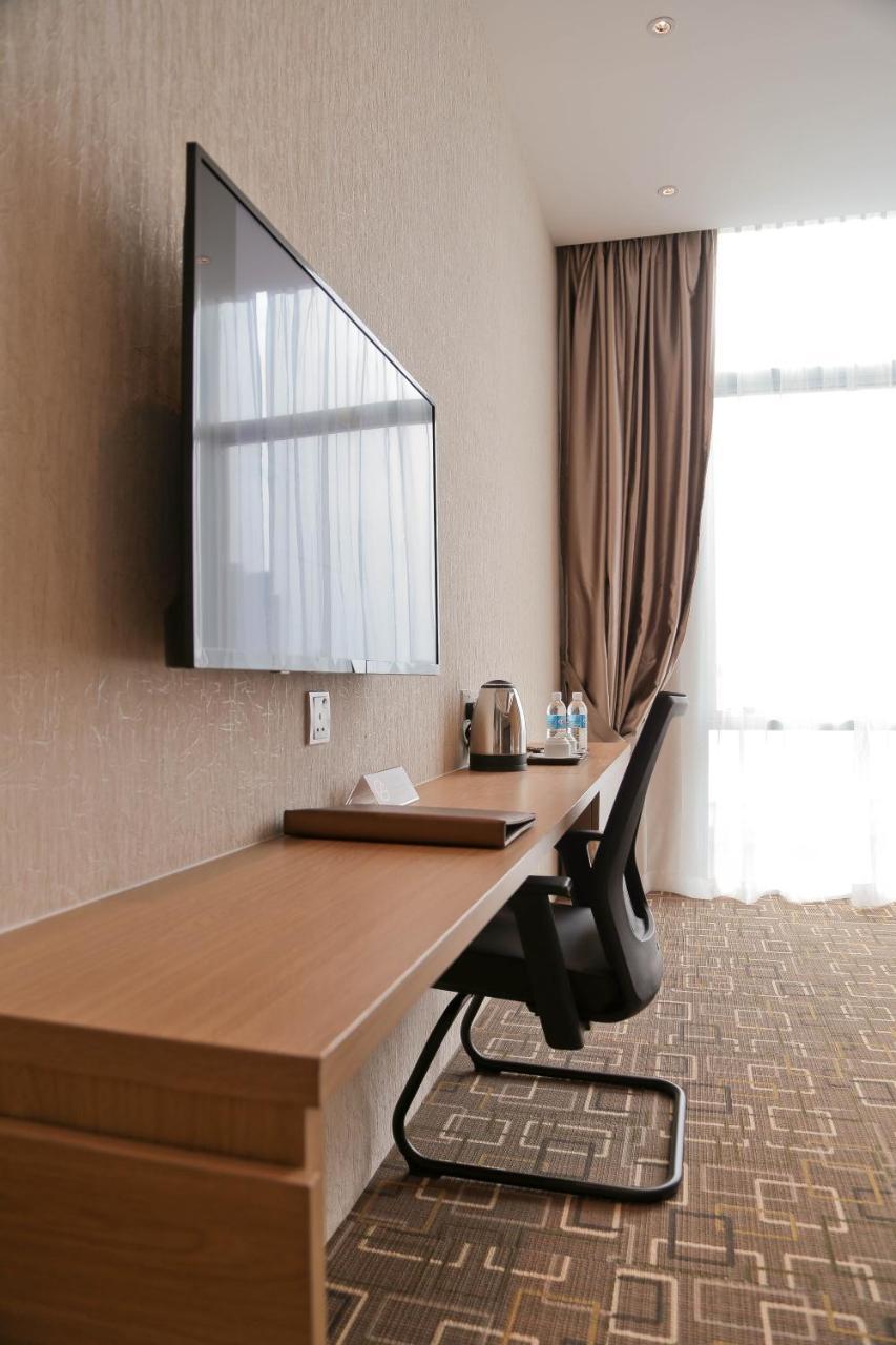 Top Holiday Hotel Seri Kembangan Eksteriør bilde