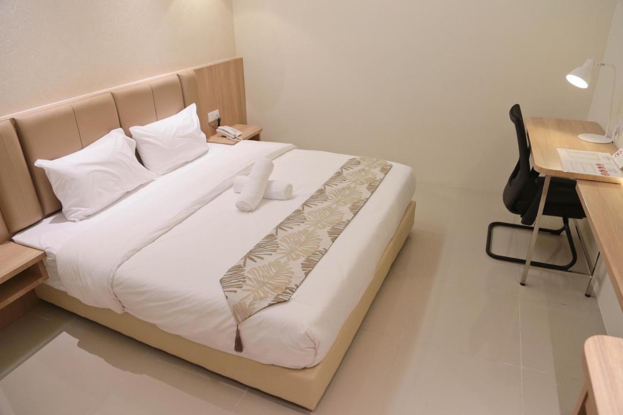 Top Holiday Hotel Seri Kembangan Eksteriør bilde