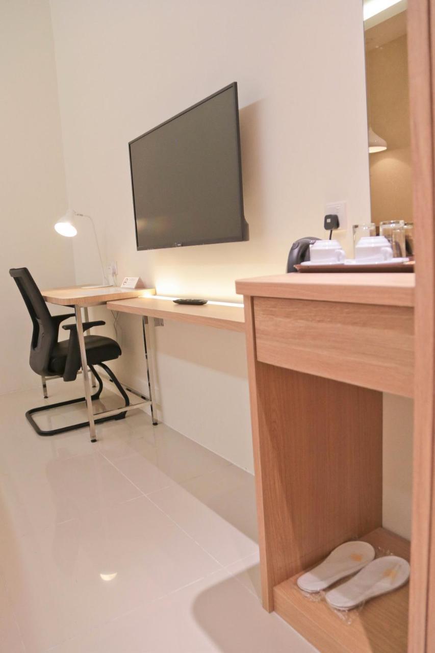 Top Holiday Hotel Seri Kembangan Eksteriør bilde